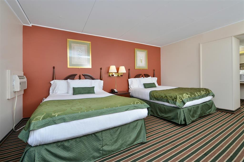 Center Street Value Inn Auburn Room photo